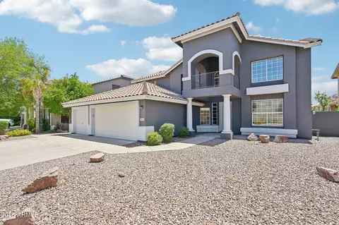Exterior - 553 E Baylor Ln, Gilbert, AZ 85296 photo 2 of 8