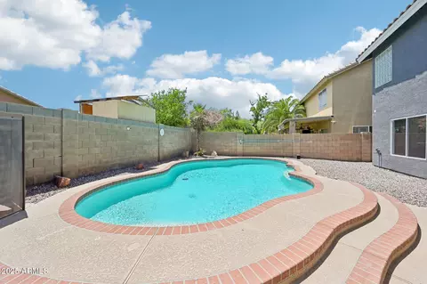 Exterior - 553 E Baylor Ln, Gilbert, AZ 85296 photo 4 of 8