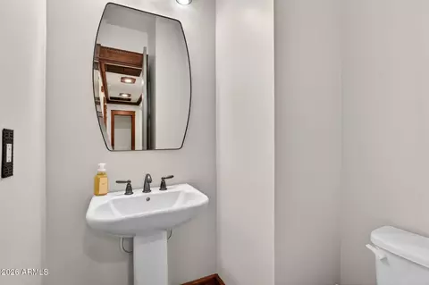 Bath - 3123 E Cat Balue Dr, Phoenix, AZ 85050 photo 3 of 5