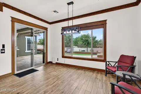 Dining - 3123 E Cat Balue Dr, Phoenix, AZ 85050 photo 1 of 1