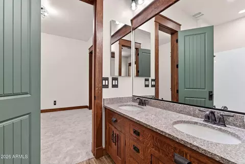 Bath - 3123 E Cat Balue Dr, Phoenix, AZ 85050 photo 4 of 5