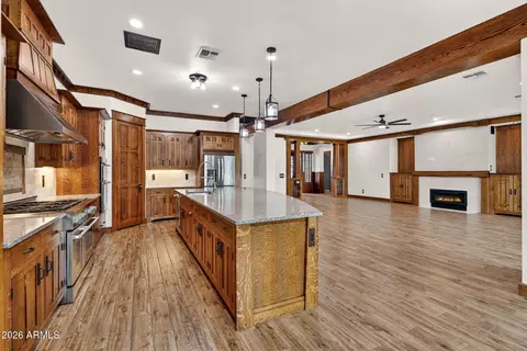 Kitchen - 3123 E Cat Balue Dr, Phoenix, AZ 85050 photo 4 of 4
