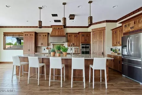 3123 E Cat Balue Dr, Phoenix, AZ 85050