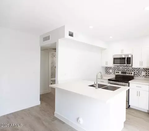 4450 N Longview Ave, Phoenix, AZ 85014 photo 10