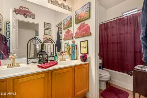Bath - 115 E Spur Ave, Gilbert, AZ 85296 photo 1 of 3