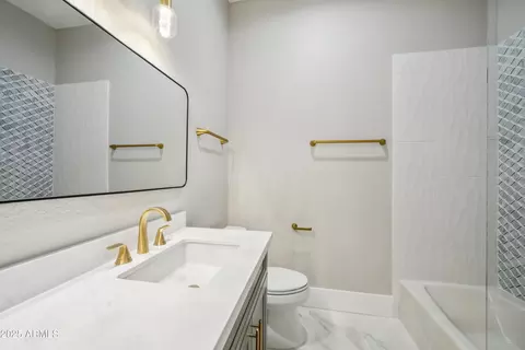 210 E Cactus Wren Dr, Phoenix, AZ 85020 photo 18