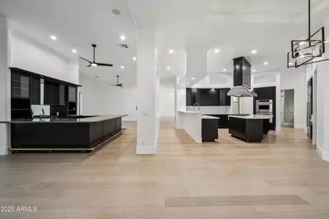 210 E Cactus Wren Dr, Phoenix, AZ 85020 photo 5