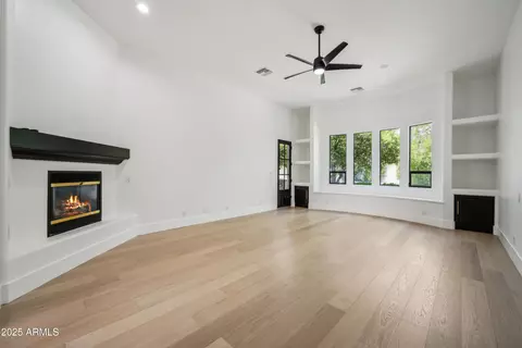 210 E Cactus Wren Dr, Phoenix, AZ 85020 photo 16