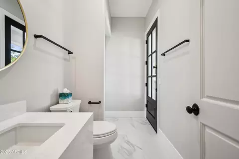 210 E Cactus Wren Dr, Phoenix, AZ 85020 photo 10