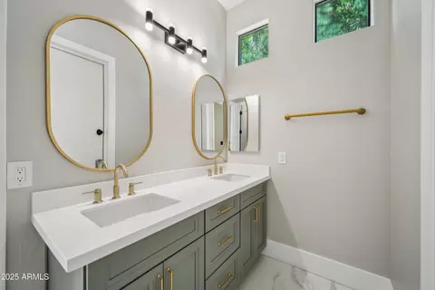 210 E Cactus Wren Dr, Phoenix, AZ 85020 photo 20