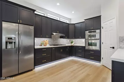 Kitchen - 3202 E Orange Dr, Phoenix, AZ 85018 photo 2 of 4