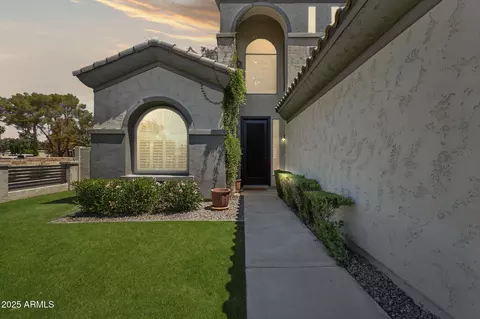 Entry Way - 3202 E Orange Dr, Phoenix, AZ 85018 photo 4 of 4