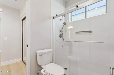 Bath - 3202 E Orange Dr, Phoenix, AZ 85018 photo 6 of 7