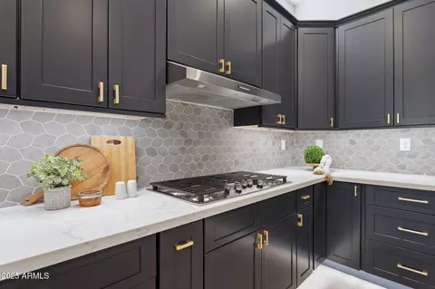 Kitchen - 3202 E Orange Dr, Phoenix, AZ 85018 photo 3 of 4