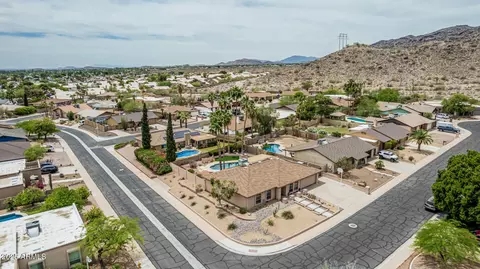 View/Area - 4229 E Pearce Rd, Phoenix, AZ 85044 photo 7 of 10