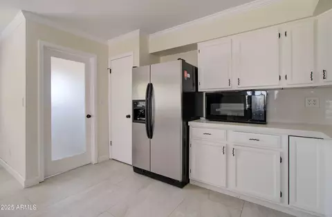 Kitchen - 35019 N Central Ave, Phoenix, AZ 85086 photo 3 of 3