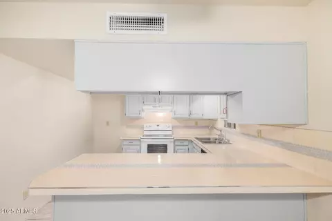 Kitchen - 6430 W Thomas Rd, Phoenix, AZ 85033 photo 1 of 4