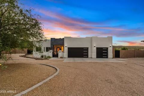 44306 N 1st Dr, New River, AZ 85087