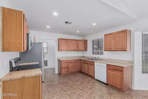 560 E San Pedro Ave, Gilbert, AZ 85234 photo 11