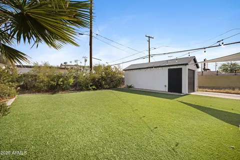Exterior - 1615 E Roma Ave, Phoenix, AZ 85016 photo 3 of 4