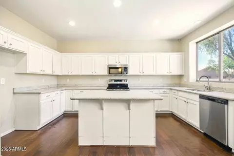 Kitchen - 2880 E Nunneley Rd, Gilbert, AZ 85296 photo 3 of 4