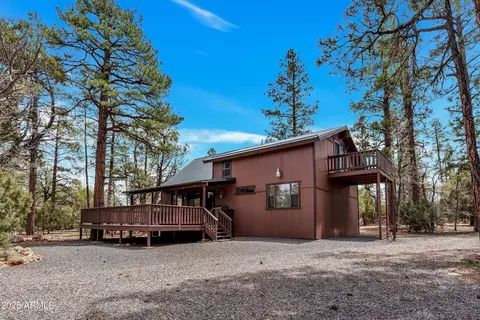 2055 Badger Ln, Overgaard, AZ 85933