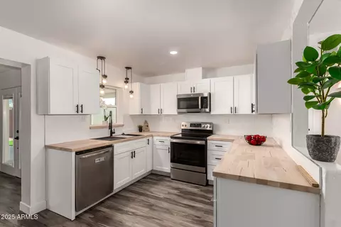 39 N Maple St, Mesa, AZ 85205