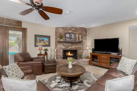 410 E Beck Ln, Phoenix, AZ 85022 photo 10