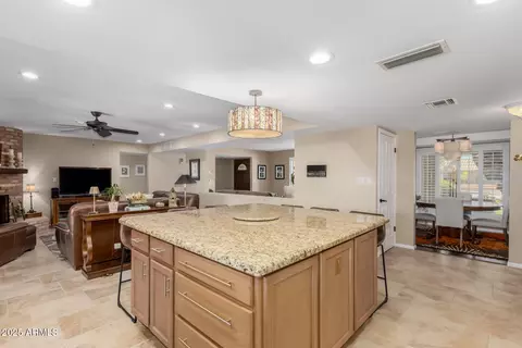410 E Beck Ln, Phoenix, AZ 85022 photo 11