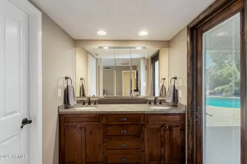 410 E Beck Ln, Phoenix, AZ 85022 photo 18
