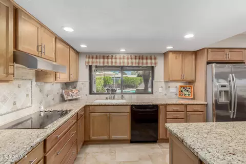 410 E Beck Ln, Phoenix, AZ 85022 photo 14