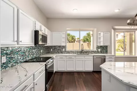 Kitchen - 3132 E Wildwood Dr, Phoenix, AZ 85048 photo 6 of 6