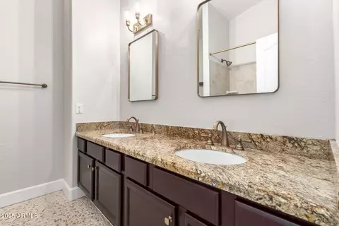 Bath - 3132 E Wildwood Dr, Phoenix, AZ 85048 photo 4 of 5