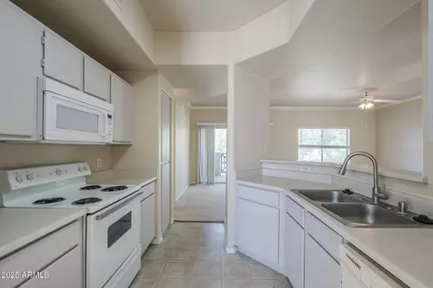 Kitchen - 3236 E Chandler Blvd #2003, Phoenix, AZ 85048 photo 1 of 1