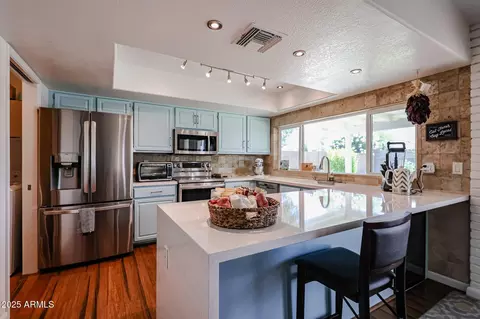 759 W Los Lagos Vista Ave, Mesa, AZ 85210