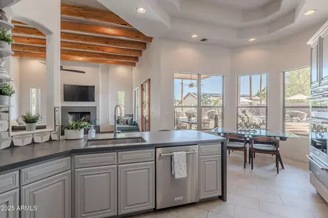 Kitchen - 3405 E Knox Rd, Phoenix, AZ 85044 photo 2 of 4