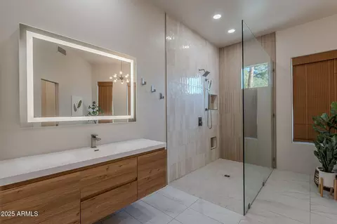 Bath - 3405 E Knox Rd, Phoenix, AZ 85044 photo 1 of 8