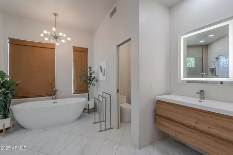 Bath - 3405 E Knox Rd, Phoenix, AZ 85044 photo 4 of 8