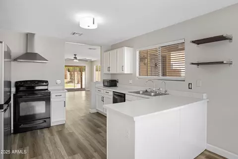 2625 E Beverly Rd, Phoenix, AZ 85042 photo 10