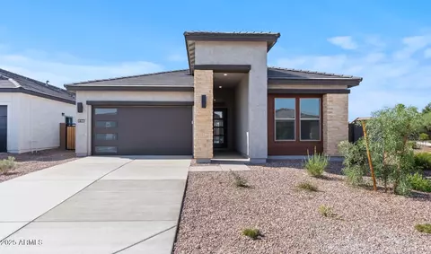 477 E Aurora Dr, San Tan Valley, AZ 85140