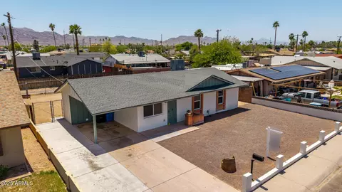 View/Area - 927 E Greenway Rd, Phoenix, AZ 85042 photo 2 of 9