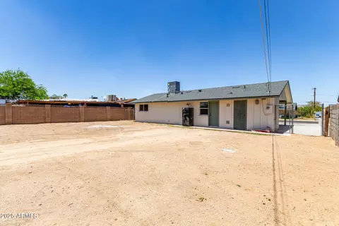 Exterior - 927 E Greenway Rd, Phoenix, AZ 85042 photo 2 of 4