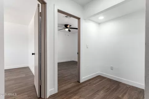 Entry Way - 927 E Greenway Rd, Phoenix, AZ 85042 photo 1 of 1