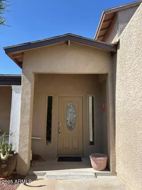 Exterior - 1402 E Wescott Dr, Phoenix, AZ 85024 photo 2 of 6
