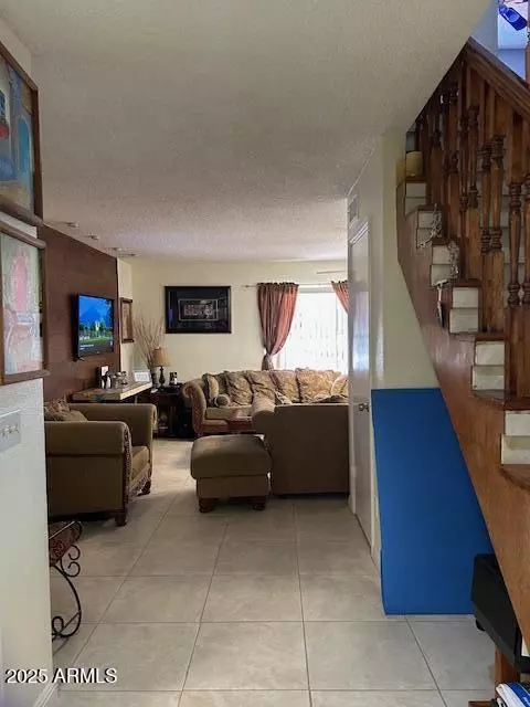 Entry Way - 1402 E Wescott Dr, Phoenix, AZ 85024 photo 3 of 5