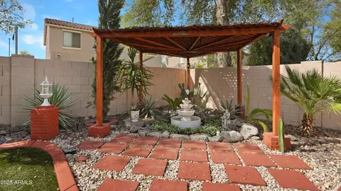 Exterior - 4073 E Stable Ct, Gilbert, AZ 85297 photo 2 of 13
