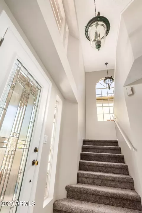 Entry Way - 529 E Taro Ln, Phoenix, AZ 85024 photo 2 of 3