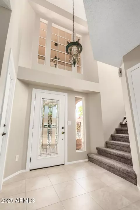 Entry Way - 529 E Taro Ln, Phoenix, AZ 85024 photo 1 of 3