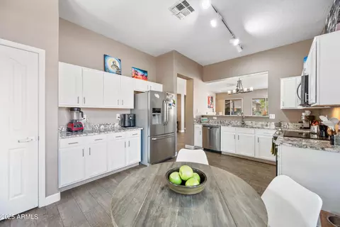 2156 W Periwinkle Way, Chandler, AZ 85248