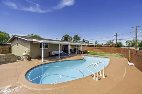 Exterior - 308 E La Jolla Dr, Tempe, AZ 85282 photo 5 of 6